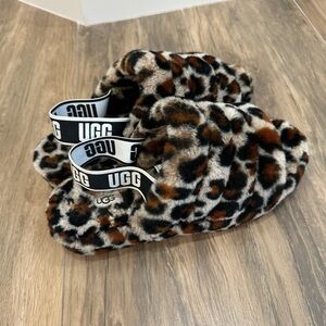 UGG Women’s Fluff Yeah Leopard Slide Slipper